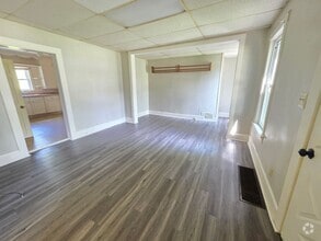 Building Photo - 160 13th Ave S