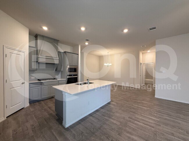 Foto del edificio - 4124 Ellinger Dr