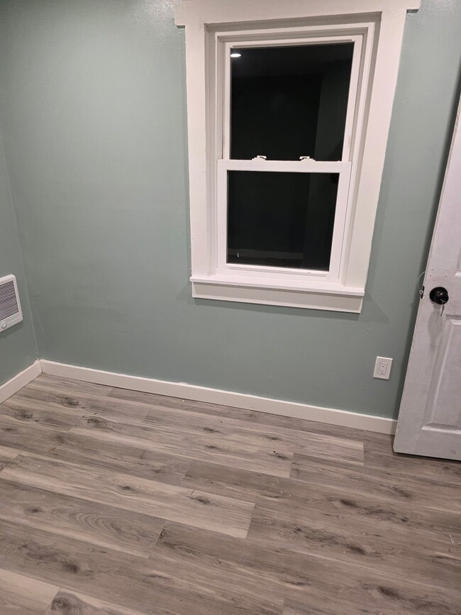 Foto del edificio - 1 1/2 Oliver Ave