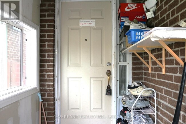 Building Photo - 3 Hartleywood Dr
