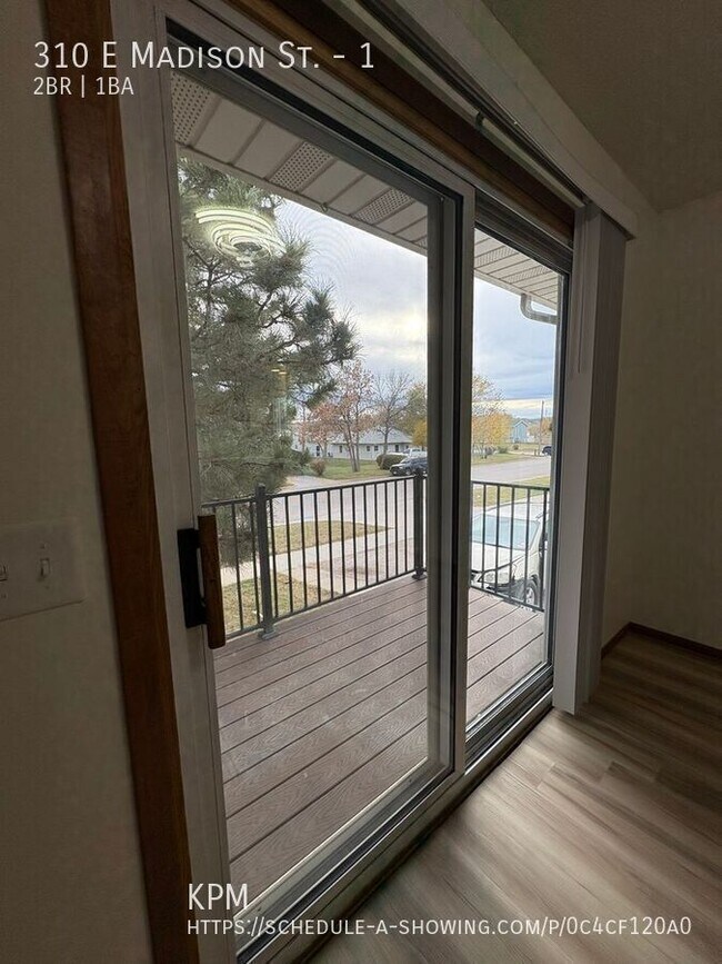 Building Photo - 310 E Madison St