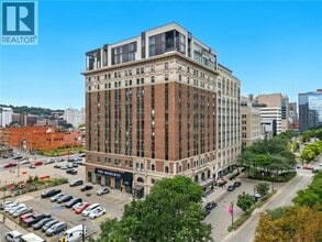 Building Photo - 118 King St E