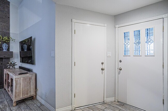 Building Photo - 501 Legacy Ct