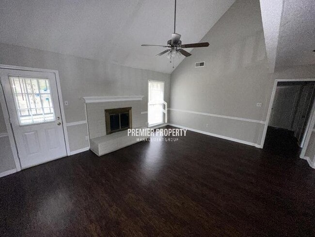 Building Photo - 7089 Apple Creek - Available Now!