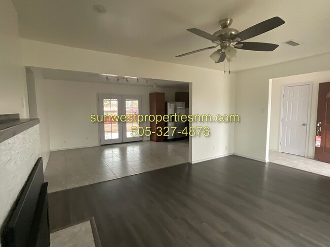 Foto del edificio - 3 Bed, 2 Bath Home