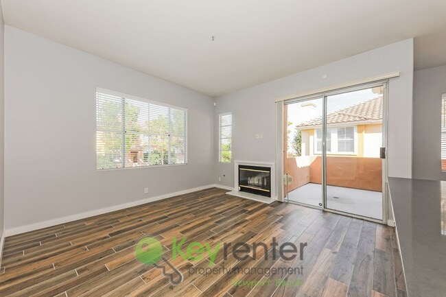 Building Photo - Stunning Westpark Condo in the Heart of Ir...