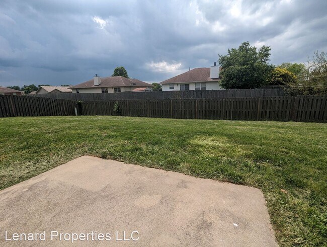 Foto del edificio - 3 br, 2 bath House - 553 N Chandler Ave