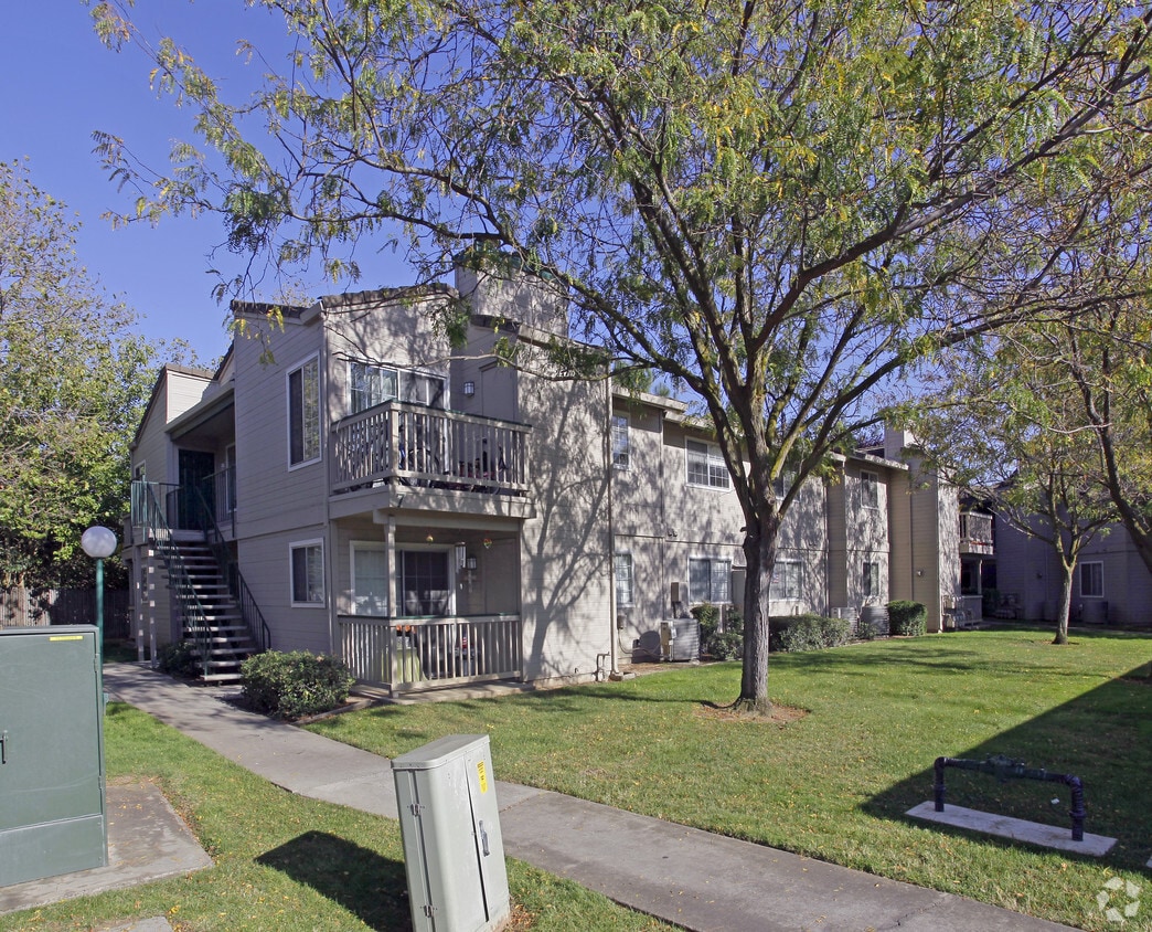 Building Photo - Emerald Vista Apartments
