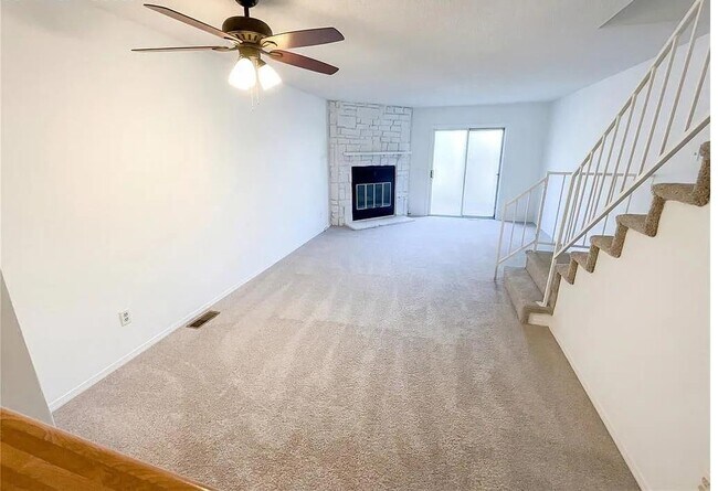 Building Photo - 3437 Queen Anne Way