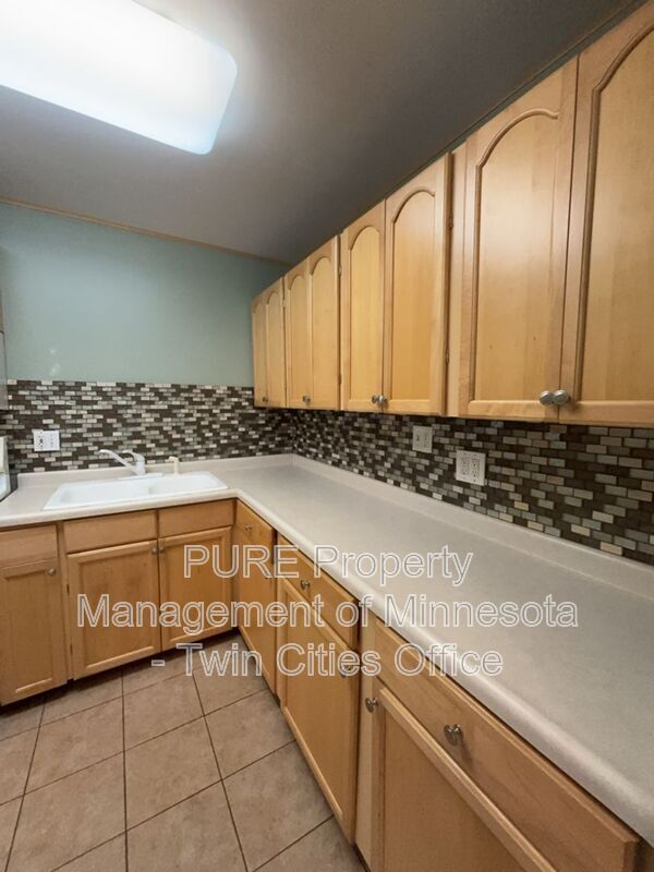 Building Photo - 1311 W 82nd St