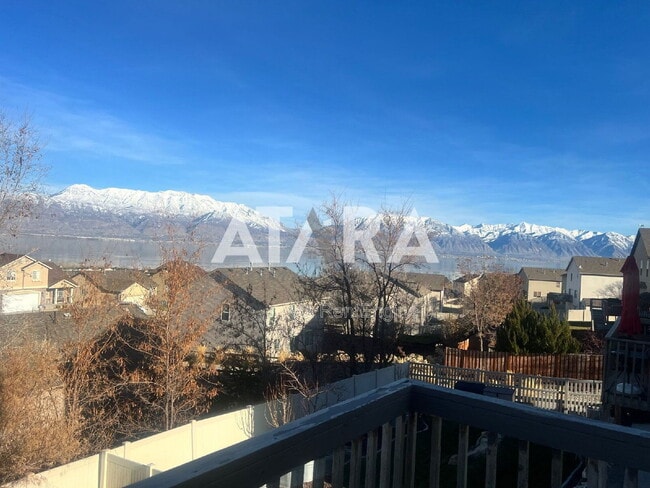 Building Photo - 258 Kestrel Dr