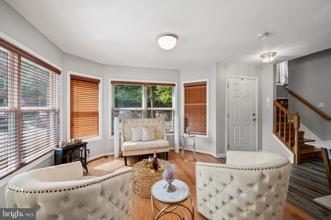 Foto del edificio - 10290 Chestnut Park Ln