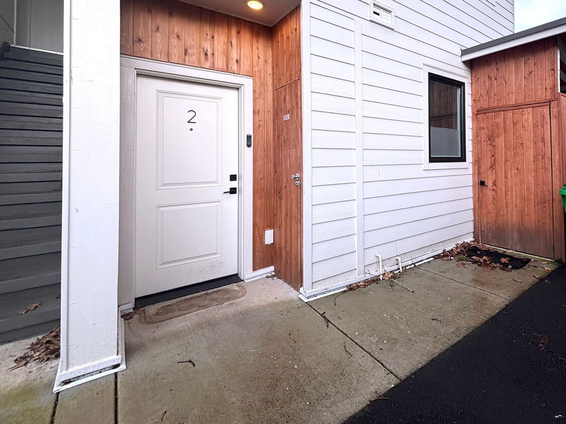 Primary Photo - Newly Built Condo with Washer/Dryer in Uni...