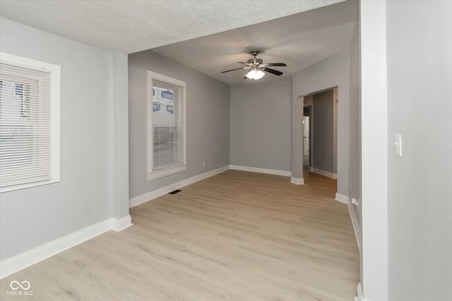 Foto del edificio - 3180 Graceland Ave