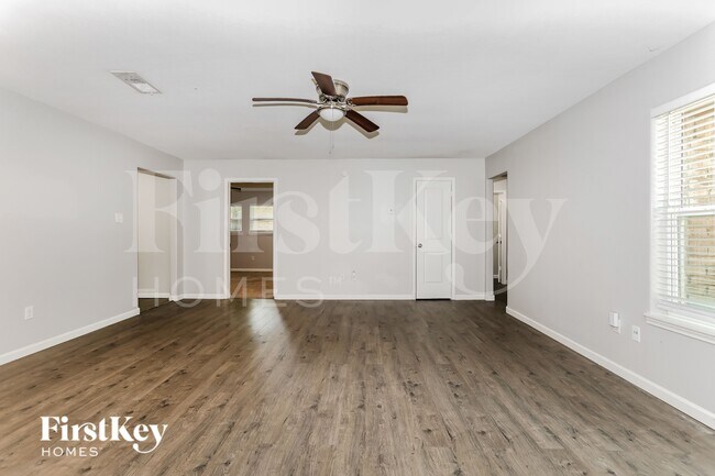 Foto del edificio - 24707 Wilderness Rd