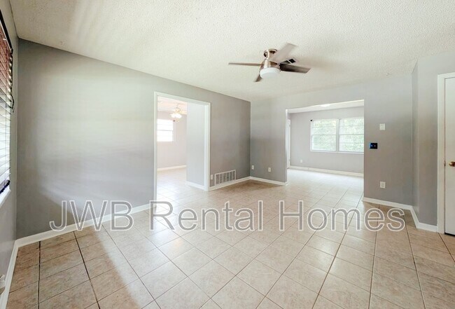 Building Photo - 4809 Seaboard Ave