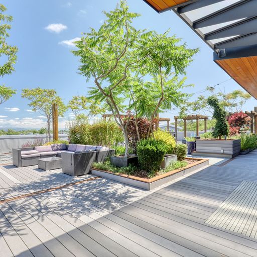 Building Photo - Nova