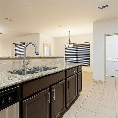 Foto del edificio - 2101 Cranberry Ct