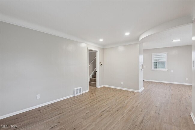 Foto del edificio - 14214 Reddington Ave