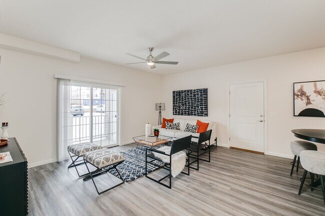 Building Photo - 1423 Pk W Ct