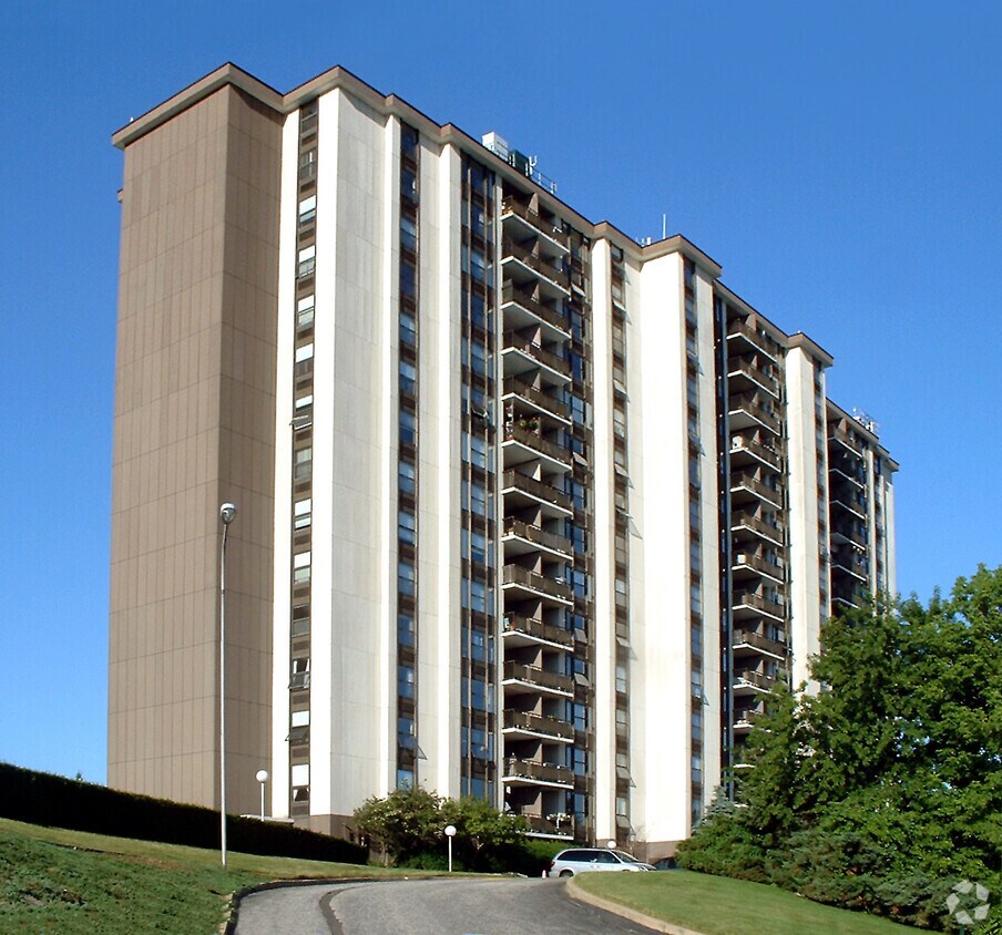 Eastpointe Condominium Apartments in Highlands, NJ