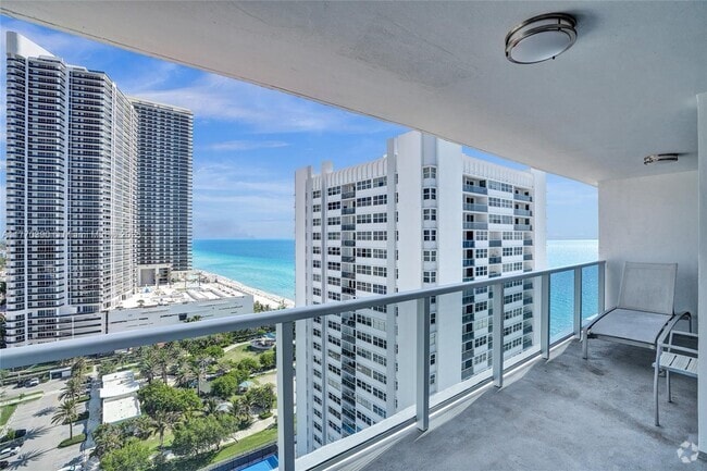 Building Photo - 1904 S Ocean Dr