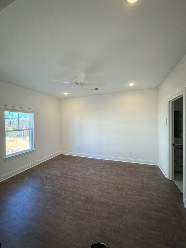 Building Photo - South Grove 107