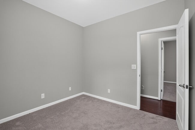 Building Photo - 265 Oxmoor Pl