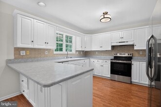 Building Photo - 20787 Red Rose Ct