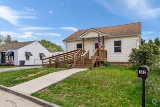 Building Photo - 142 E Park Dr