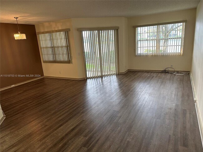 Foto del edificio - 12901 SW 15th Ct