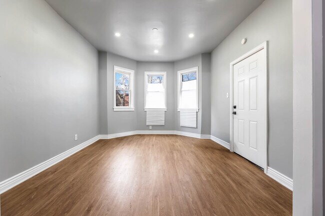 Foto del edificio - 7917 S Ellis Ave