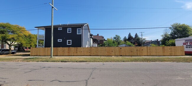 Foto del edificio - 5101 Oregon St