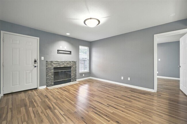 Foto del edificio - 7685 Northcross Dr