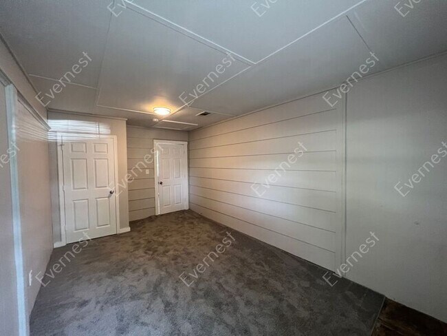 Building Photo - 4806 Greenfield Dr