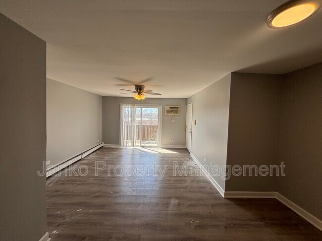 Foto del edificio - 21907 Jeffrey Ave