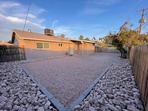 Building Photo - 704 S Margo Dr