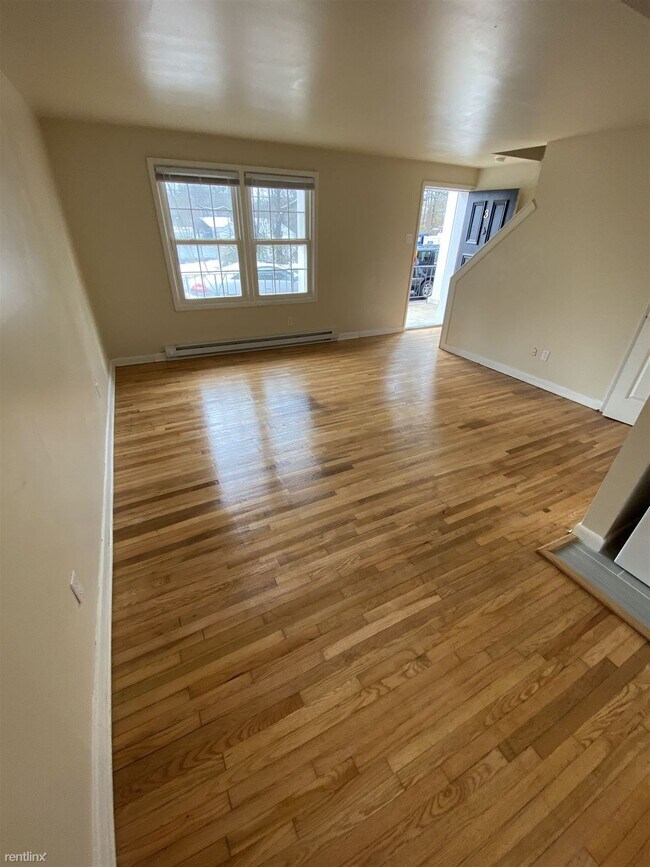 Foto del edificio - 2 br, 1 bath Townhome - 2010 Redman Rd 1