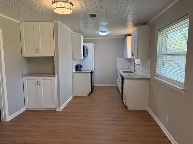 Foto del edificio - 7425 Deaver Dr