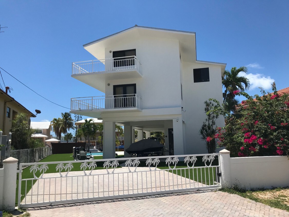 263 St Thomas Ave, Key Largo, FL 33037 Apartments in Key Largo, FL