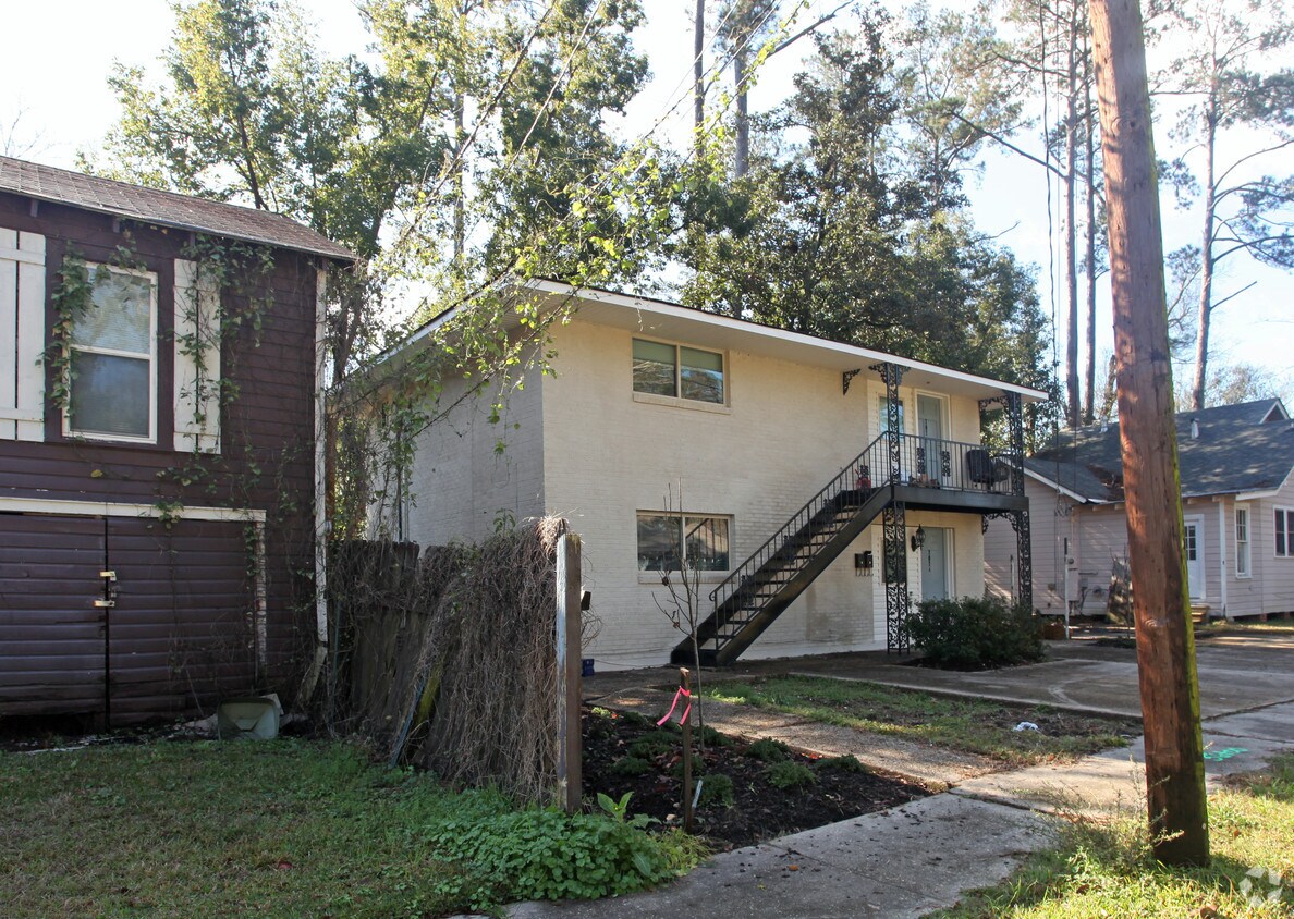 Building Photo - 707 S Morris Ave