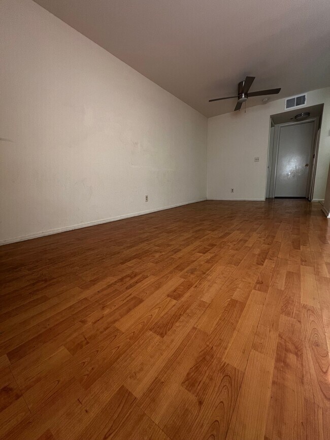 Foto del edificio - 235 N Verdugo Rd