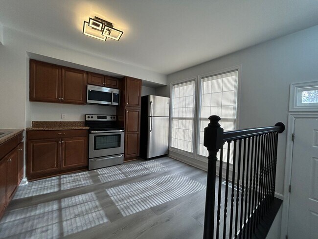 Foto del edificio - 658 Corsica Ave