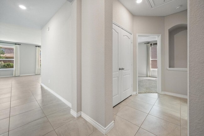 Building Photo - 3409 Keechi Creek Dr