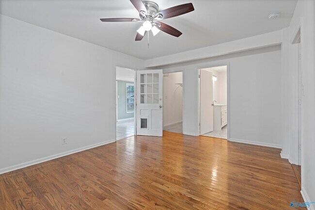 Foto del edificio - 409 McCullough Ave NE