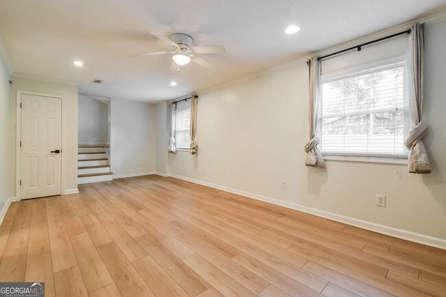 Building Photo - 140 Michaela Dr