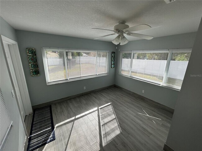 Building Photo - 21570 SW Raintree St