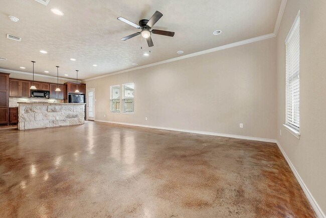 Building Photo - Beautiful 4 Bed, 4 Bath Home!