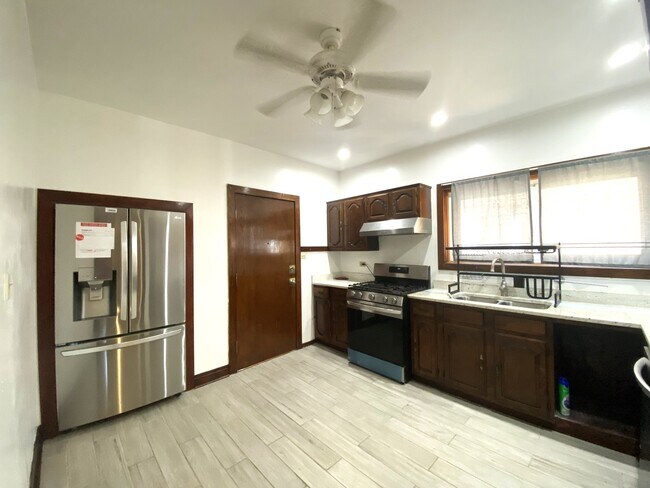 Foto del edificio - 5434 N Spaulding Ave