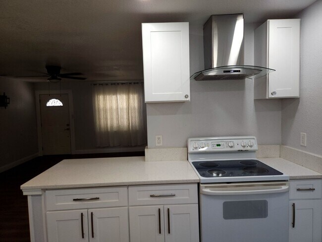 Foto del edificio - 34943 Baxter Ave